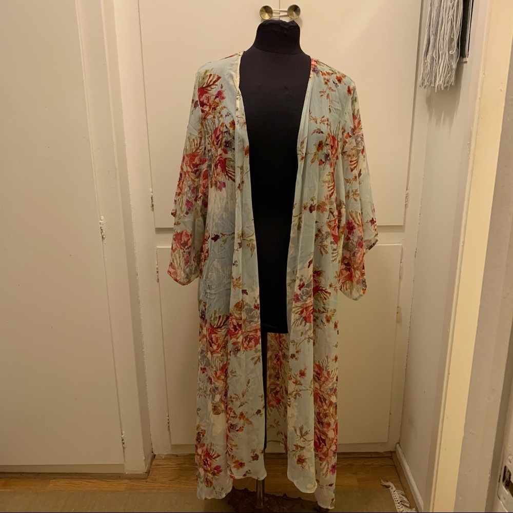 Floral kimono - Picture 3 of 3
